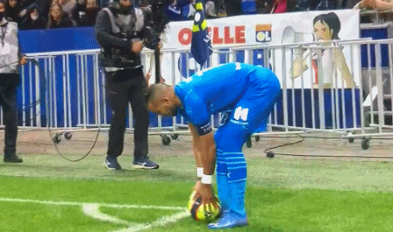 半场战报：多特2-0斯图加特，埃姆雷-詹点射，拜尔破门