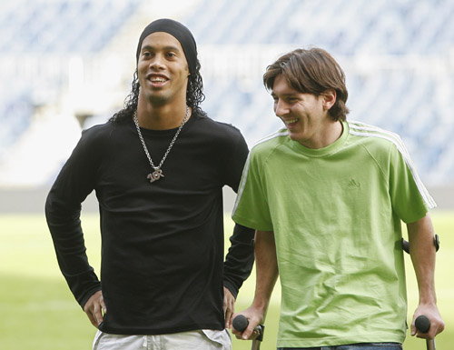 邮报：布莱顿等多家英超俱乐部有意在冬窗租借贡萨洛·加西亚（邮报称：布莱顿等多支英超球队有意在冬季转会期租借贡萨洛·加西亚）