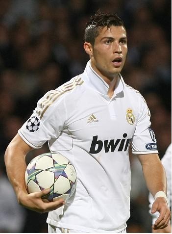 重磅！皇马1500欧元撬动洛格罗尼耶斯天才少年 多家西甲豪门竞相追逐（皇马出价1500欧元求购洛格罗尼耶斯天才小将 多家西甲豪门竞逐）