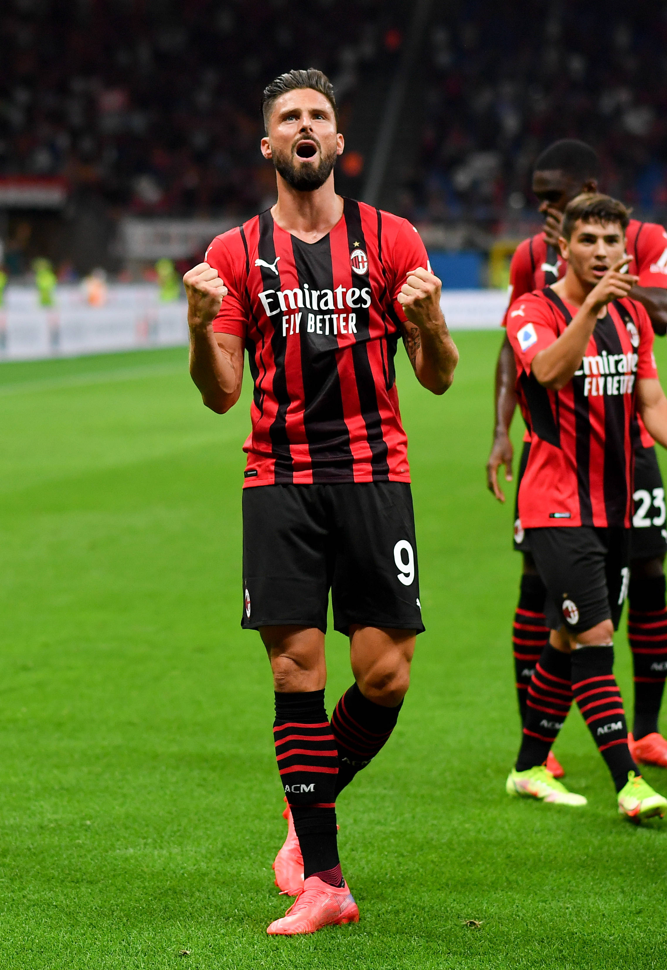 多尔古：纽卡的侵略性很强，我们要在对方半场持球避免被压迫（多尔古：纽卡侵略性十足，我们要在对方半场控球以化解逼抢）