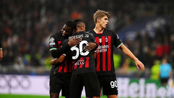 幸福甜蜜，高准翼爱人社媒分享婚纱照拍摄花絮