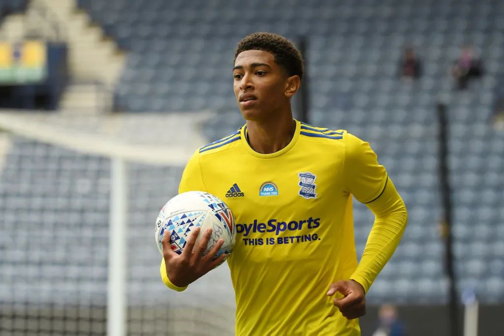 巴顿：很遗憾自己因伤没赶上最后几轮比赛，朋友们明年见