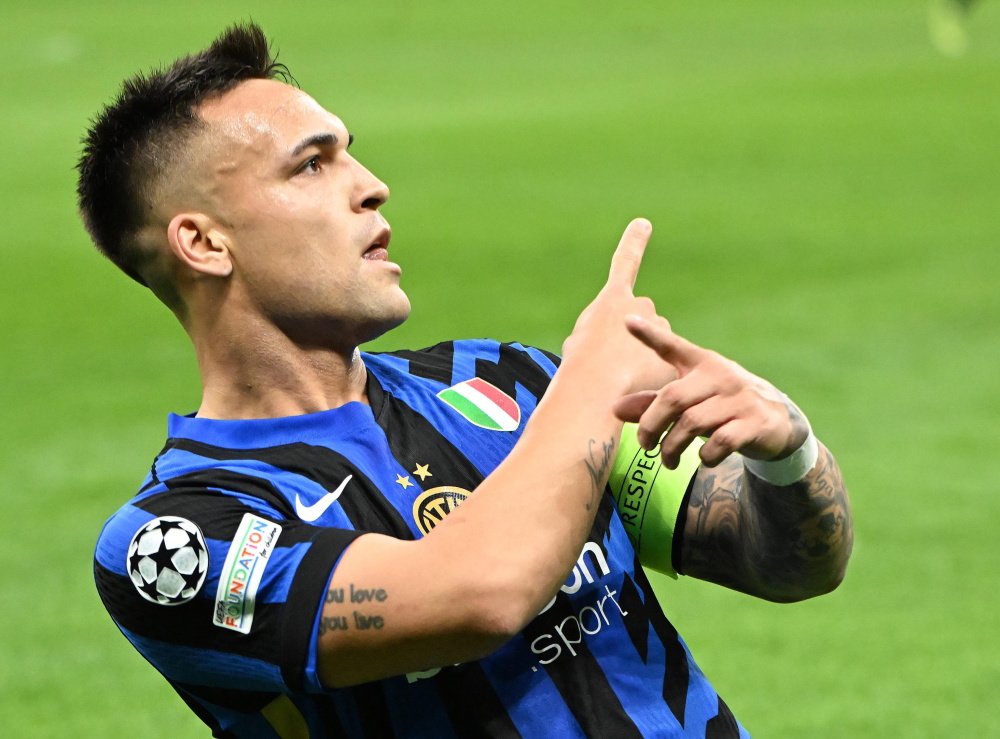 迪洛伦佐：球队的发挥堪称完美，希望我们最终能捧起冠军奖杯（迪洛伦佐：球队表现近乎完美，盼最终举起冠军奖杯）