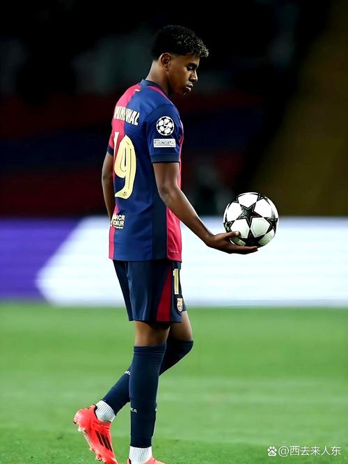 瑞典队体育总监：希望伊萨克尽快复出，在持续和利物浦沟通（瑞典队体育总监：盼伊萨克早日复出，正与利物浦保持沟通）