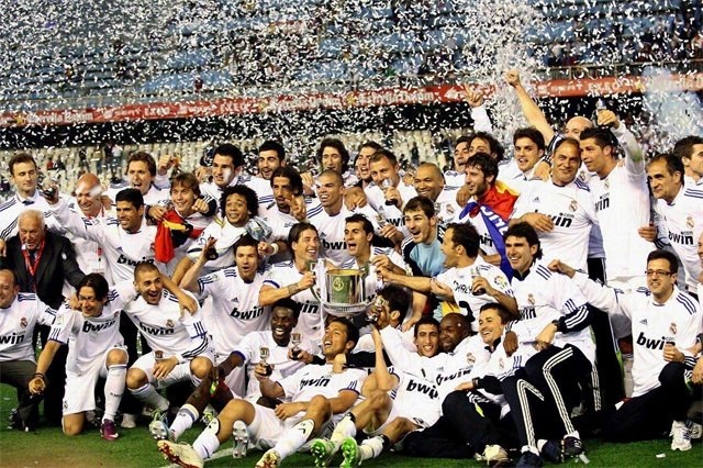 记者：皇马不愿与吕迪格续约，大巴黎准备送上报价（据悉皇马无意与吕迪格续约，巴黎圣日耳曼拟递交报价）