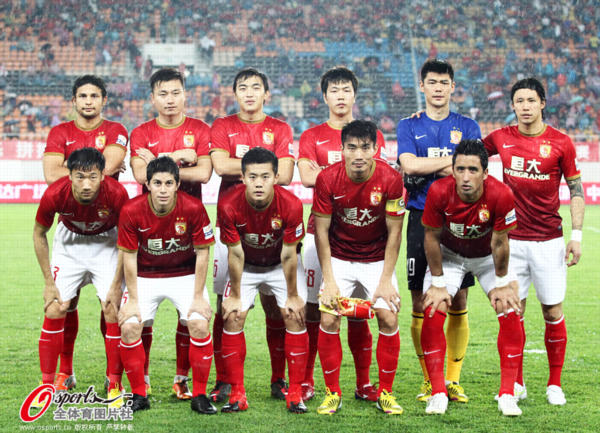 英超曼城与利物浦积分榜争夺白热化