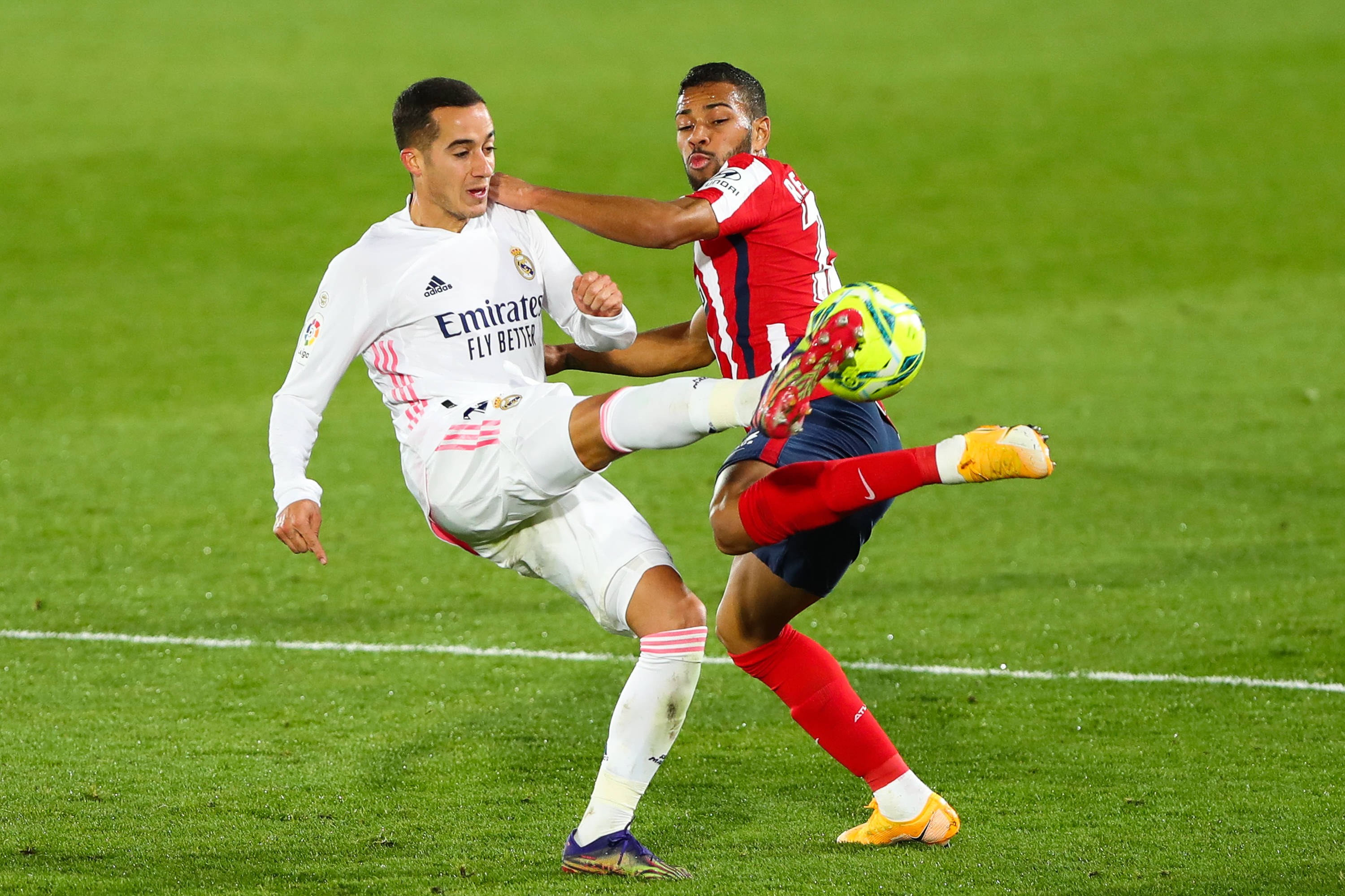 转会新动态！王牌外援签深圳，国脚中卫转投升班马，港脚选择国安