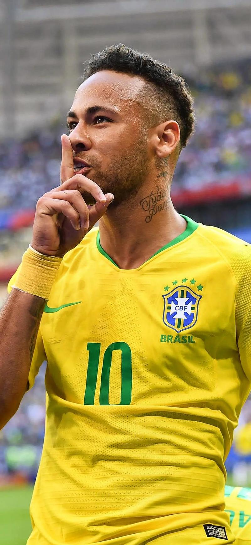 年终大战16强出炉：登贝莱&罗德里金球对决、姆巴佩vs莱万（年终决战16强揭晓：登贝莱与罗德里金球争锋，姆巴佩对阵莱万）